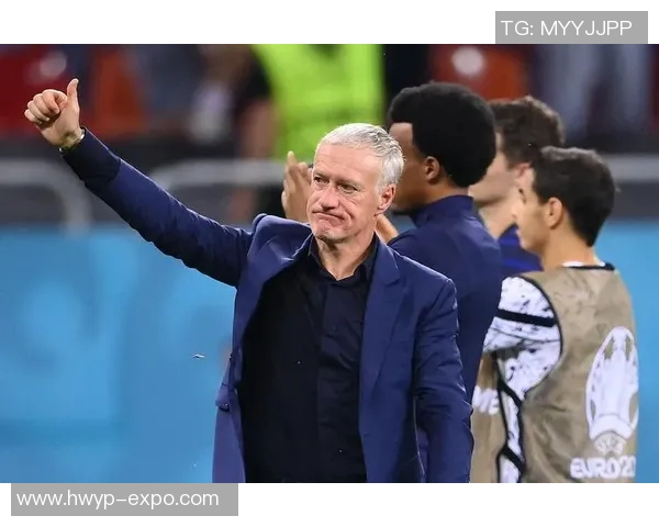 足球场上的全能英雄：从多面手球星看现代足球战术的革新与发展