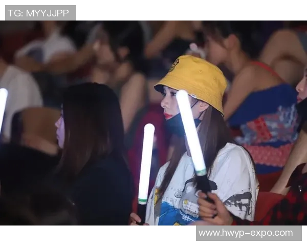 足球明星大合照尽显星光熠熠 汇聚全球顶级球员同框瞬间